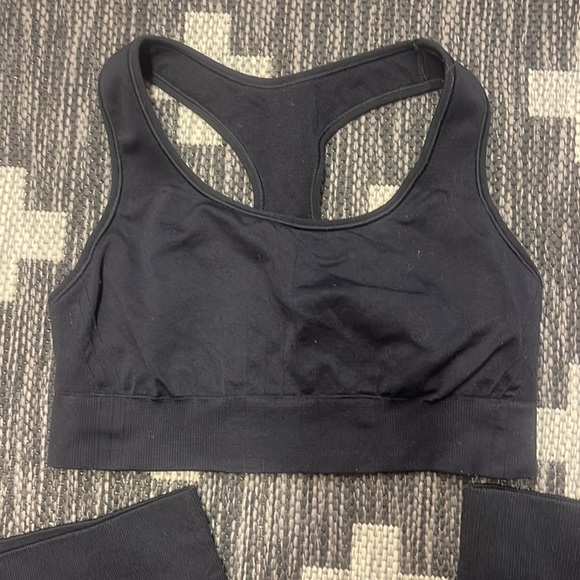 Bundle Medium Workout Shorts & Bralette - Picture 6 of 7